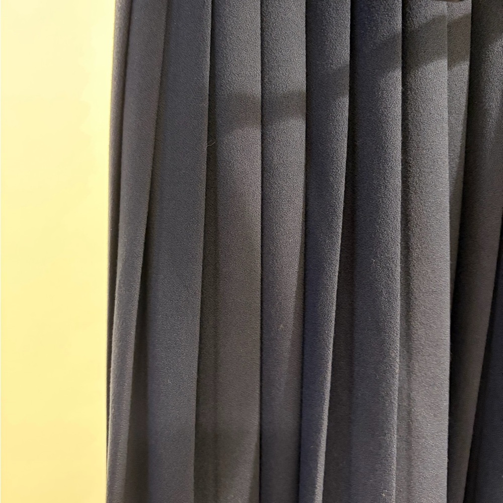 Karen Millen Forever Pleated Navy Midi Dress US 8P - Picture 4 of 6